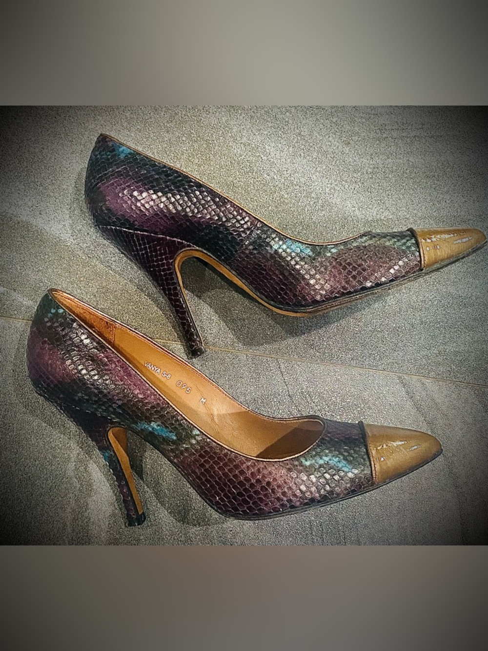 Donald J. Pliner Multicolor Snakeskin Gold Pointed-Toe Pumps Size 9.5